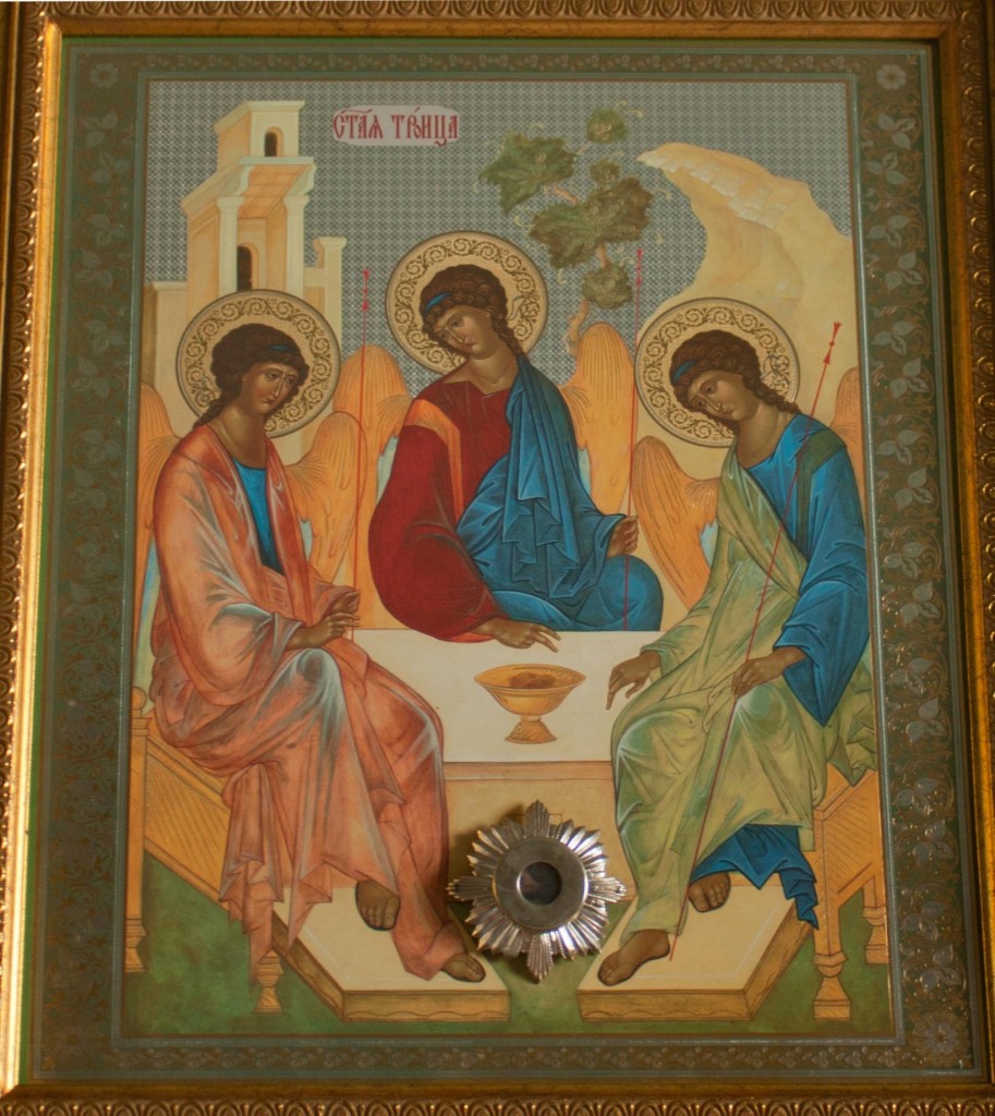 Икона «Святая Троица» с частичкой Мамврийского дуба